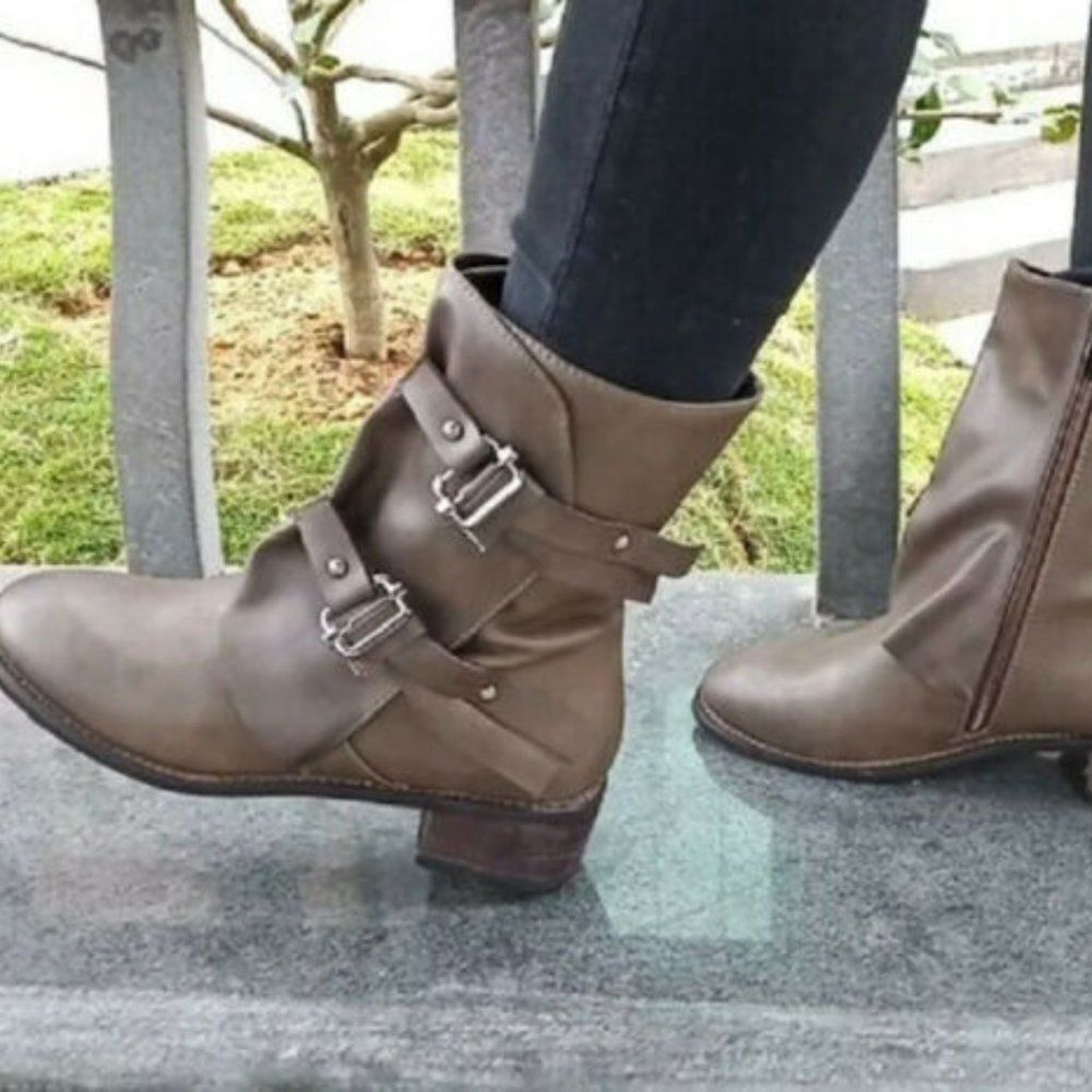 Slouch Boots Women's Soft Brown Low Heel Straps And Buckles sz 8 NEW